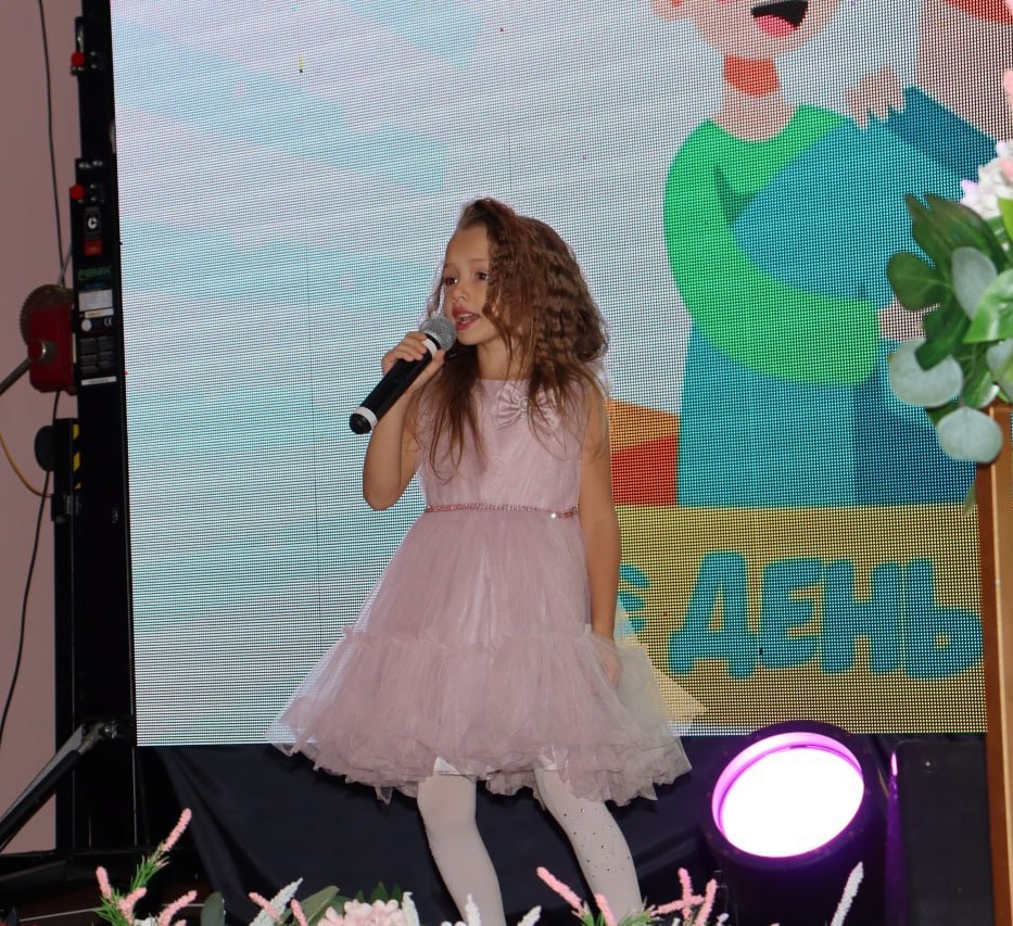 певица 1.jpg певица 1.jpg