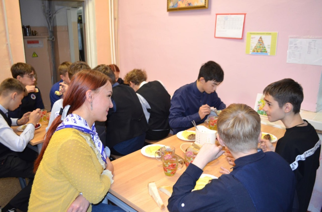 Кристина и дети.jpg